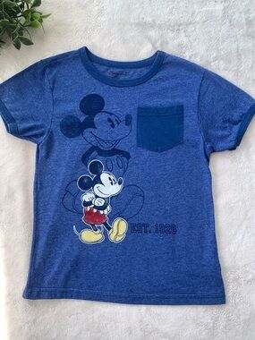 Disney Blue Mickey Mouse Pocket T-shirt 5/6 EUC Disney Store